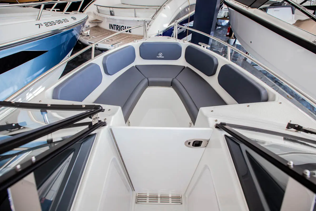 630 BR (2) Parker 630 Bow Rider