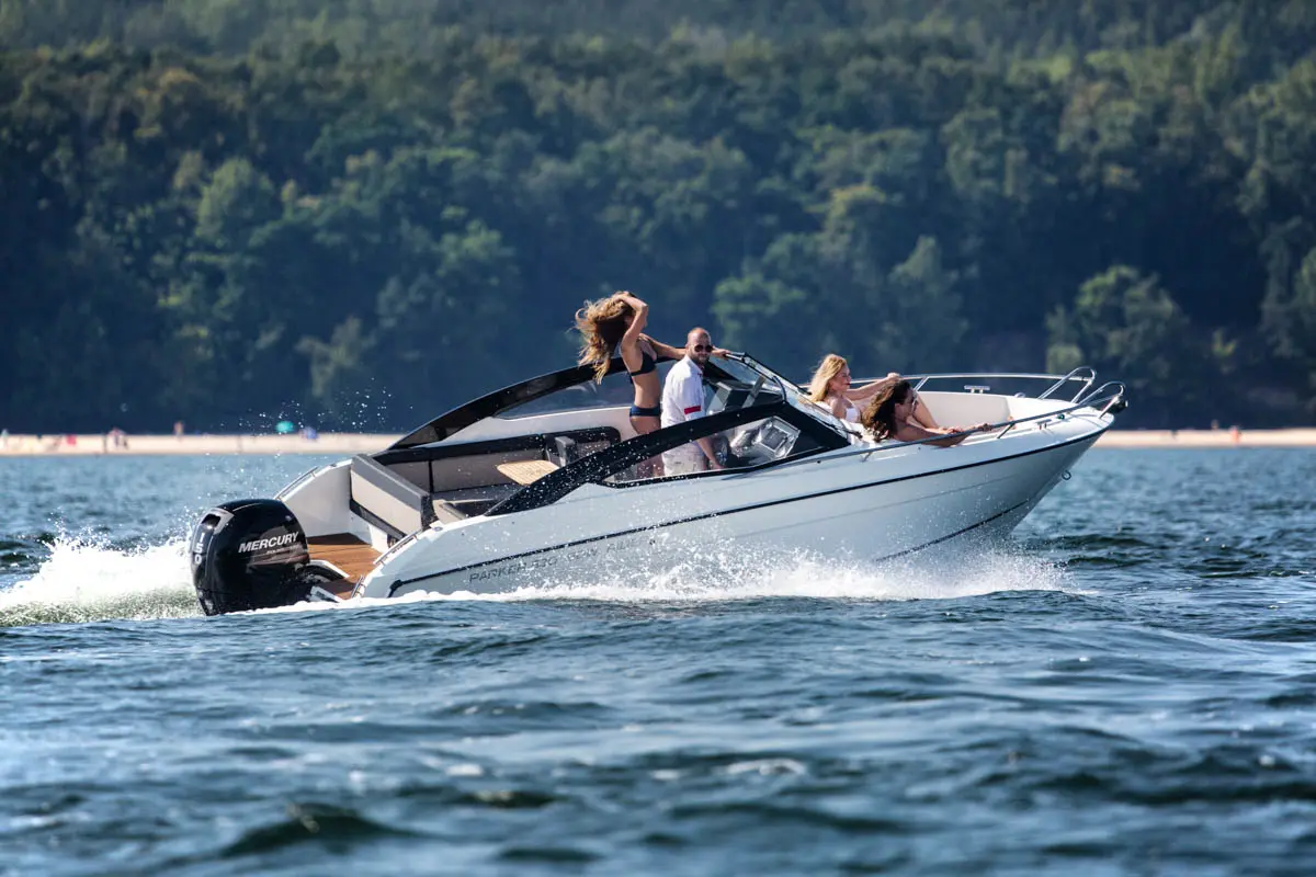 630 BR (4) Parker 630 Bow Rider