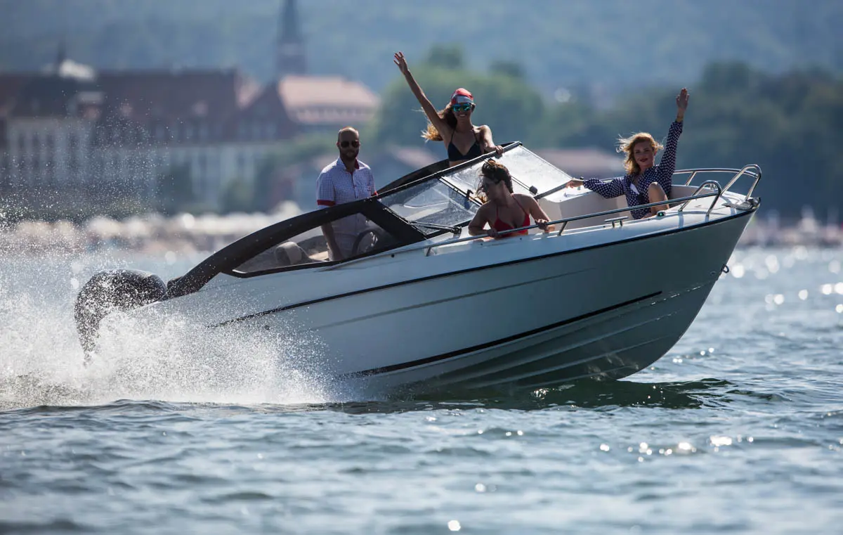630 BR (6) Parker 630 Bow Rider