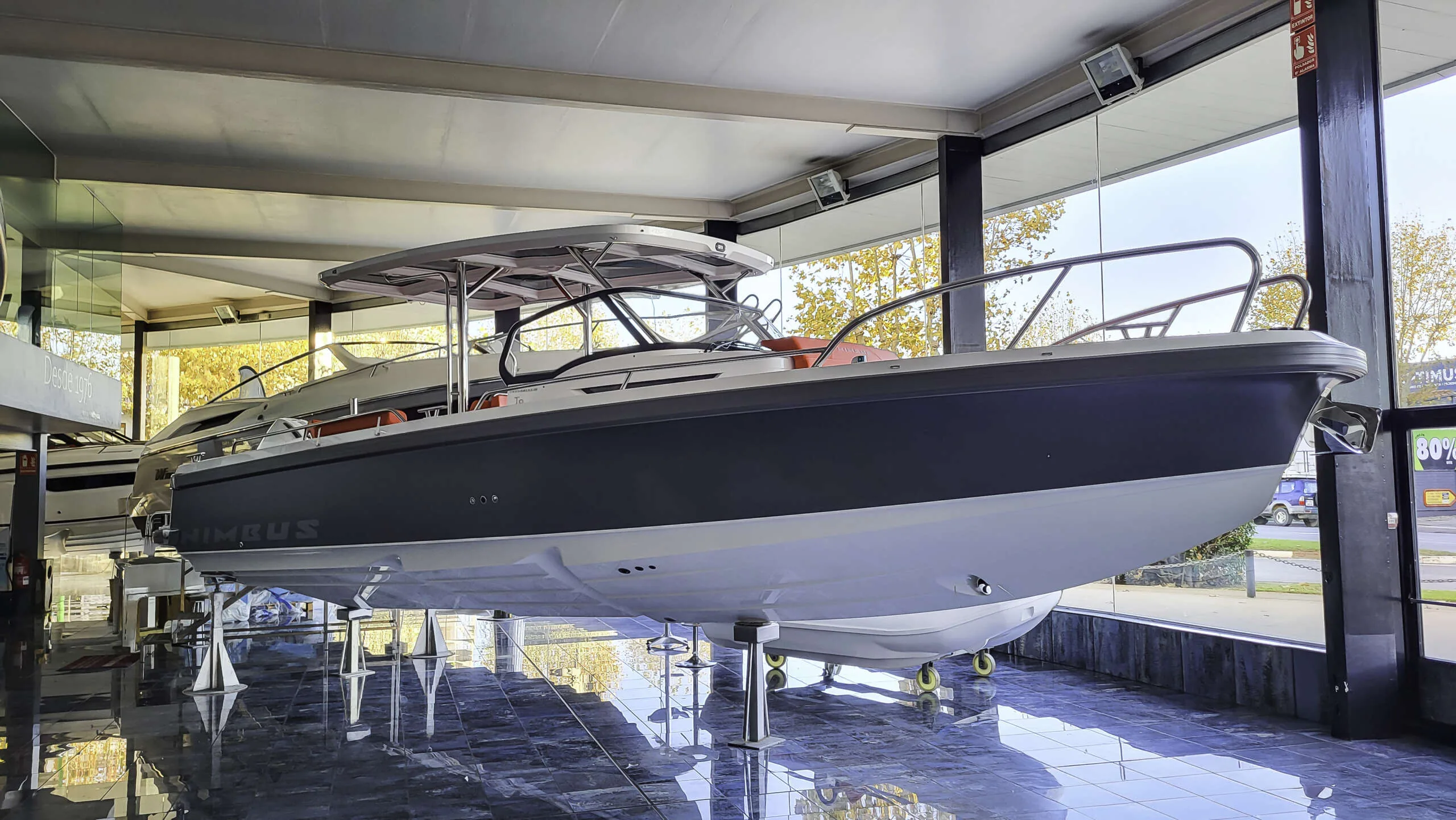 Nimbus T9 barco de pesca disponible en Nautic Luis