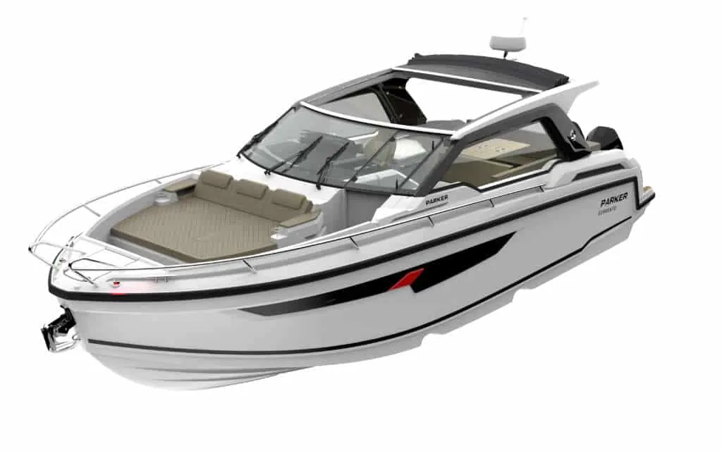Parker Sorrento-Boot in Dreiviertelansicht, mit offenem Bug, Windschutzscheibe und Hardtop.