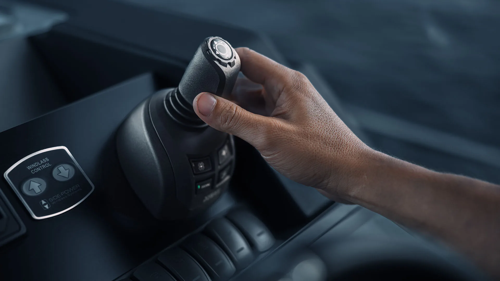 Joystick von Volvo Penta, eines der EVC-Systeme für Easy Boating.