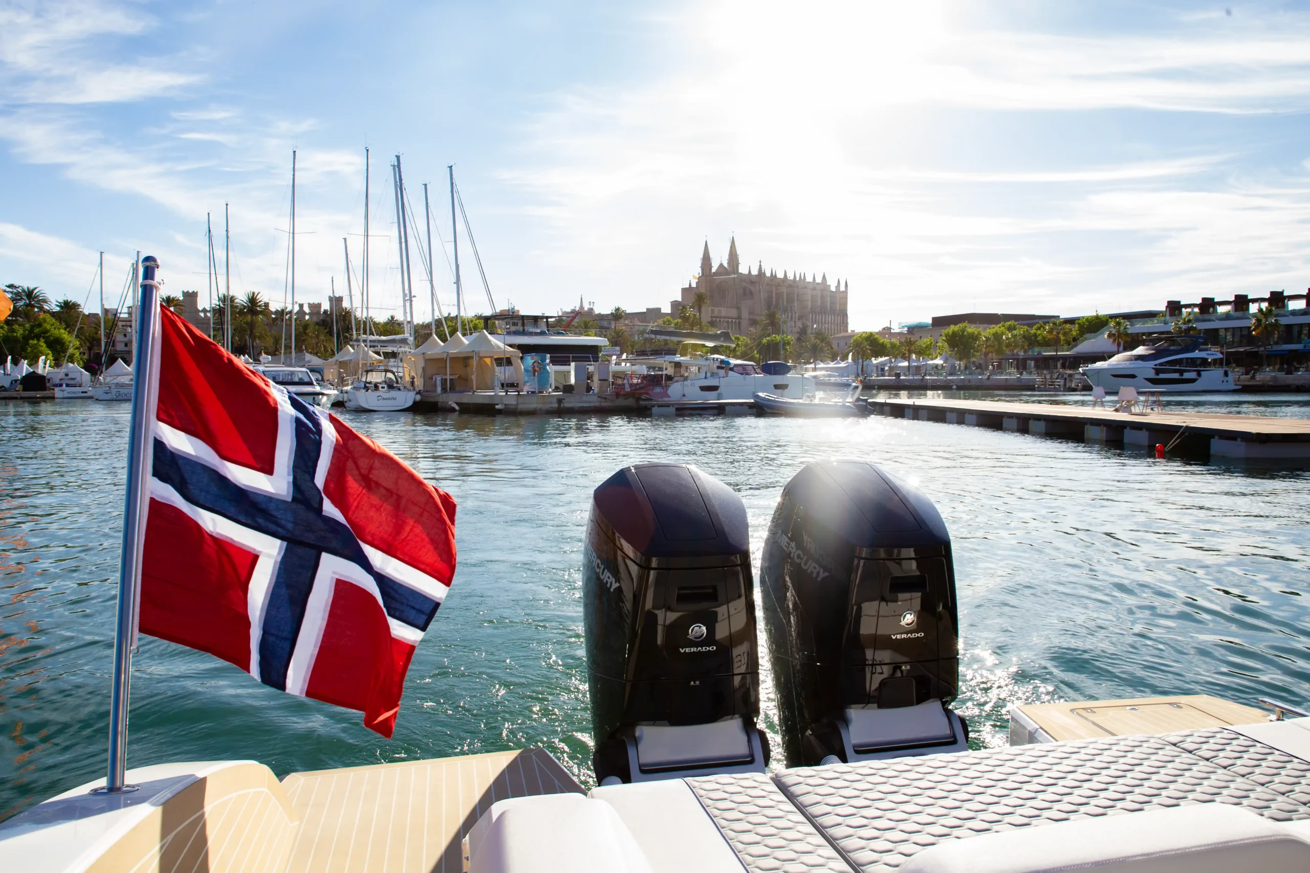 Windy SR40 navegando en el Palma Boat Show