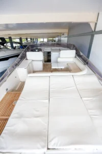 Sonnendeck der Itama 46 bei Nautic Luis
