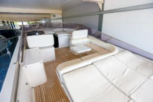 Cockpit der Itama 46 bei Nautic Luis