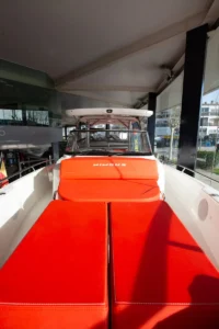 Solárium de proa de la Nimbus T9 de Nautic Luis