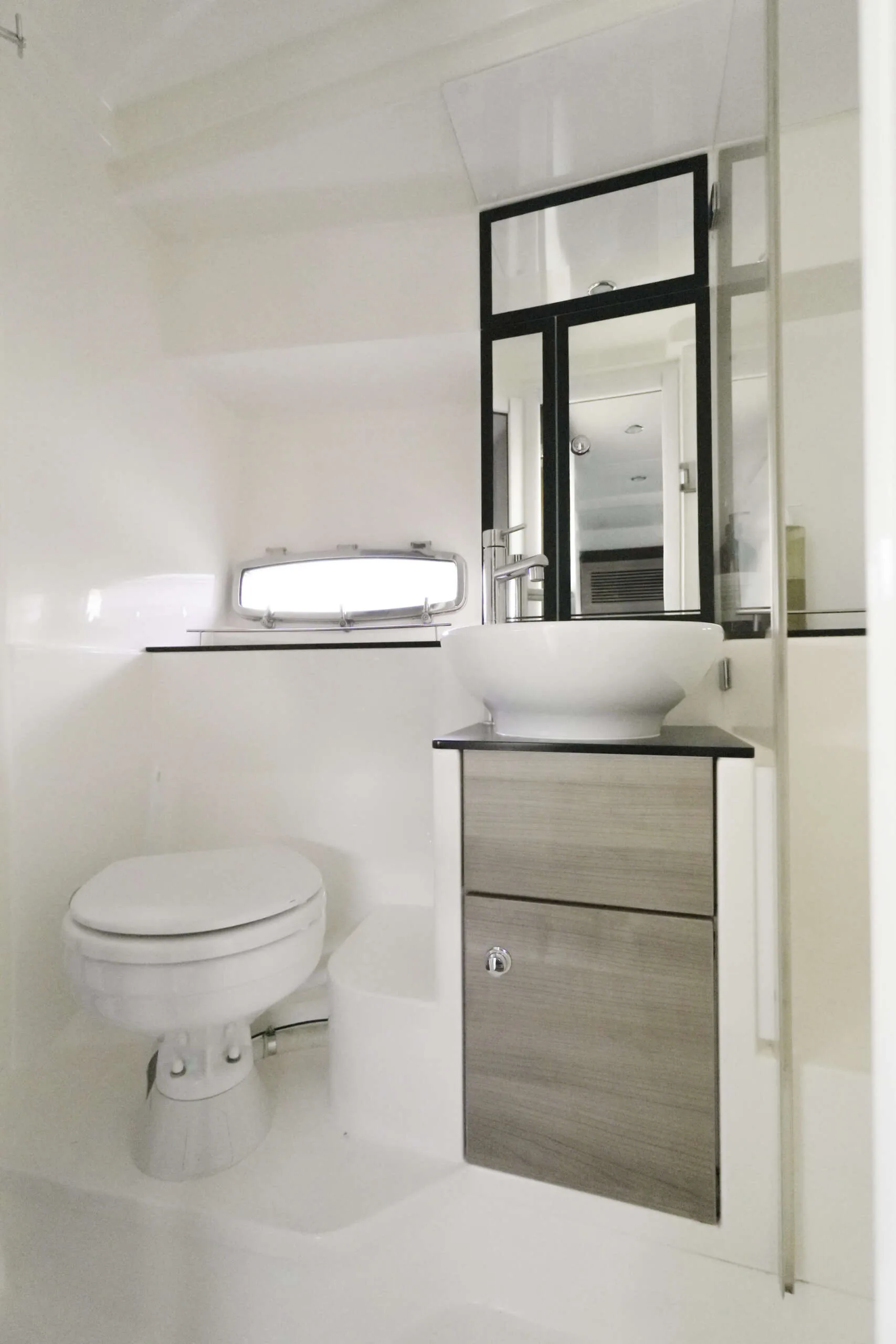Sealine SC35 Baño 2