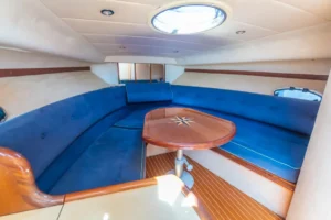Cabina de proa de la Windy 31 Tornado de ocasión – Nautic Luis Empuriabrava