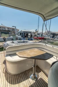 Bañera de popa con toldo bimini en la Windy 31 Tornado de ocasión – Nautic Luis Empuriabrava