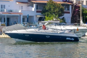 Windy 31 Tornado de ocasión navegando en Empuriabrava – Nautic Luis