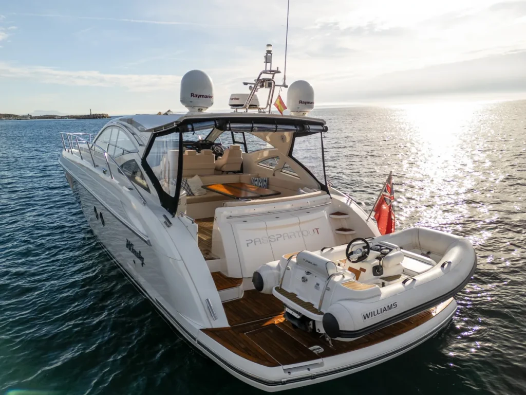 Gebrauchte Windy 46 Chinook mit Badeplattform aus Teak und Williams-Tender – Nautic Luis Empuriabrava