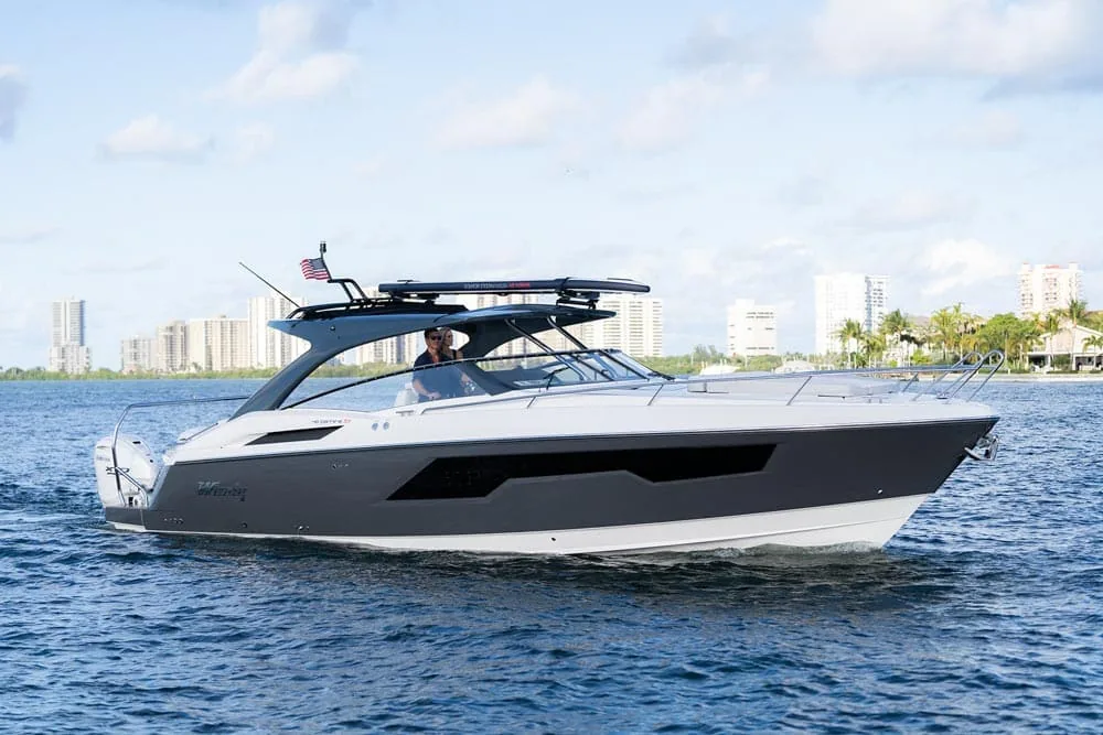 Windy Boat Windy 40 Camira RS outboard cruising